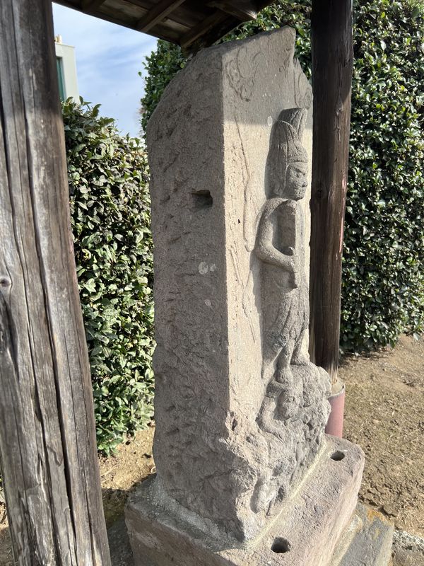 青面金剛像庚申塔｜右側面