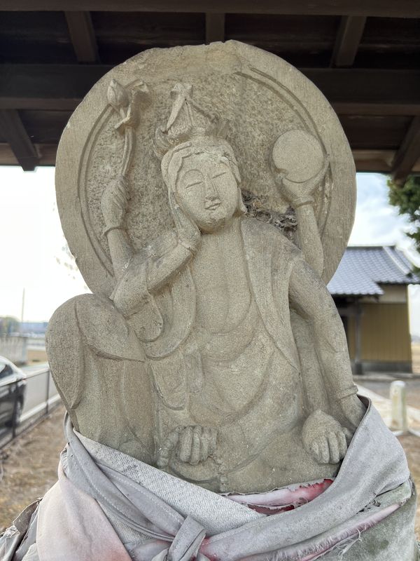 如意輪観音座像｜十九夜塔